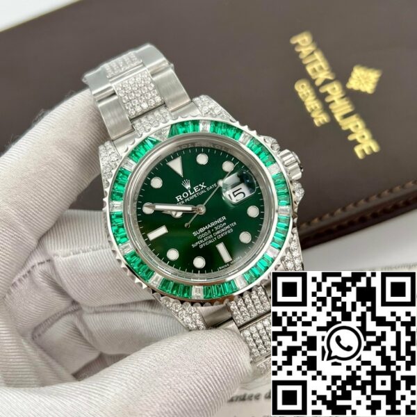 z4857451928358 196d8db4ecd8ad5d8cfb52027cbe6251 58b0fd7a a5c6 4905 a855 672bc1884568 Rolex Submariner Hulk Oystersteel custom Moissanite Diamonds super vip