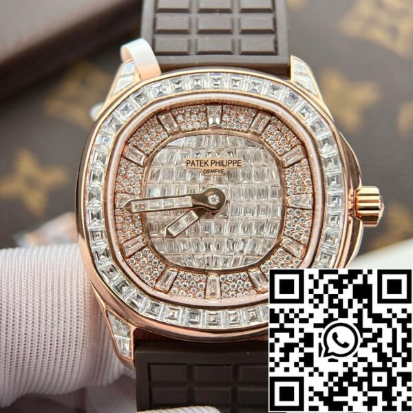 z5264103517825 b06ed48cabbbad2dbcd5cc76922b7c0d Patek Philippe Aquanaut 5062/450R-001 Personalizado com moissanite e folheado a ouro de 18k