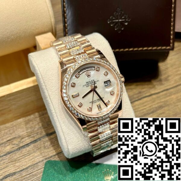 z5270468221403 977ada4a24673058e6e49f68b2e75e48 a6ea04fe f72b 4916 87be fa39ab6f8808 Rolex Day-Date M128345RBR-0030 Mother of Pearl 1:1 Best Edition personalizat 18k și moissanite