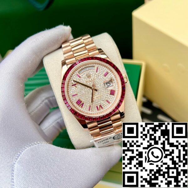 z5270471905530 1266e89c166c1c2bd4bdc1f37b550056 a8174314 b08c 489d bfbc 95883f8e9fbe Rolex Day Date 228398 DRRP 1:1 beste uitgave Aangepast roségoud 18k en robijn saffier Diamant Pave