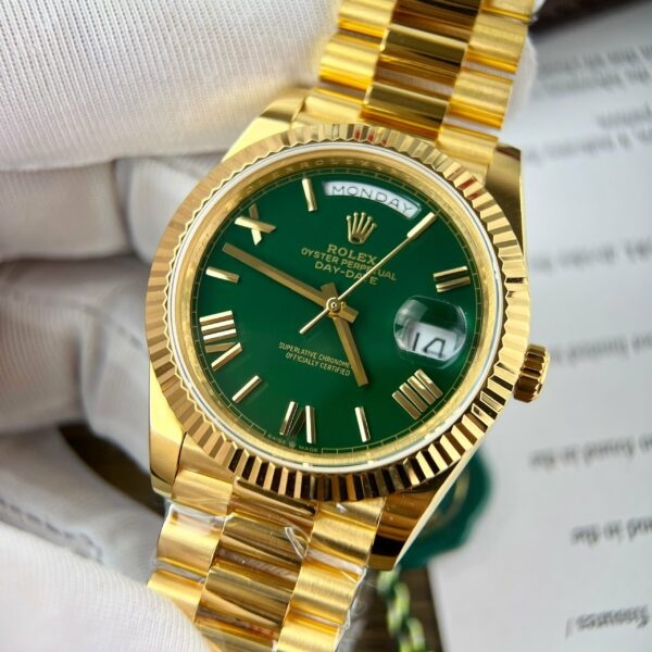 z5273289379551 14cb73e61add76f5b2d0927c90b98ac6 5ddadfc4 902a 40d5 9785 f9b351bcc16b Rolex Day-Date 40 Yellow Gold 228238 Green Rom 1:1 beste uitgave 175 gram V3 GM Factory CounterWeight Version