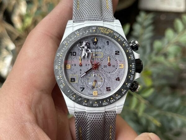 z5395508570897 7bb2c3976d443383094f8187d9598584 【4130 Movement DIW Modified Version】Rolex Cosmograph Daytona Series Grey Strap Carbon Fiber case