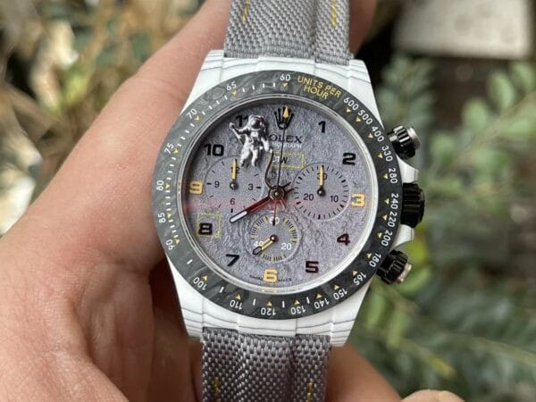 z5395508674822 36a8b77190c7bd9eb7e7b4a4f43cf4ed 【4130 Movement DIW Modified Version】Rolex Cosmograph Daytona Series Grey Strap Carbon Fiber case