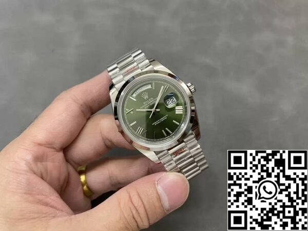 z5492147442716 a1992c173adf72948f8ba9ead8443728 Rolex Day Date 40 - 228206-0027 QF Factory 1:1 Best Edition Grön Urtavla