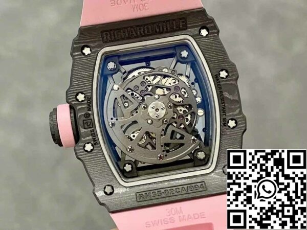 z5580698768730 a03fb024213353bb891130d84a8ebfba Richard Mille RM035-02 T+ Factory 1:1 Best Edition Caixa em fibra de carbono Bracelete em borracha cor-de-rosa