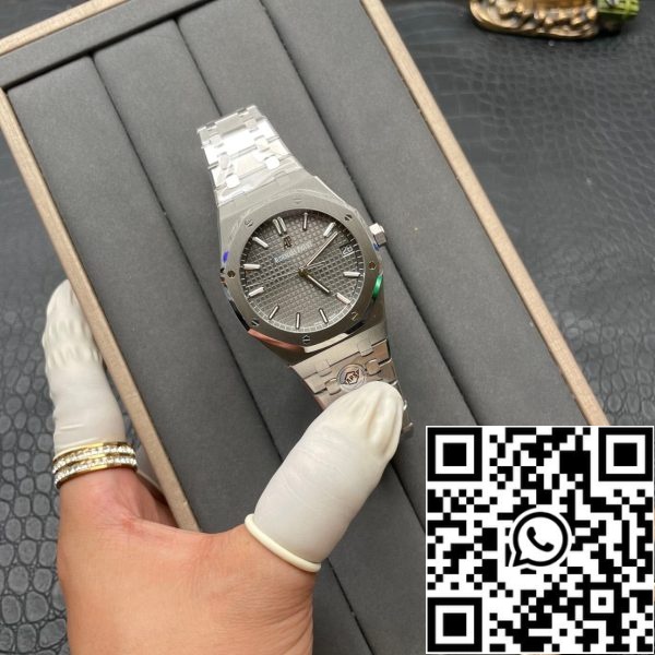 z5600728457438 1715b19ac7d57db5d3e220f584d80c10 Audemars Piguet Royal Oak 15500ST.OO.1220ST.03 APS Factory V3 Quadrante grigio