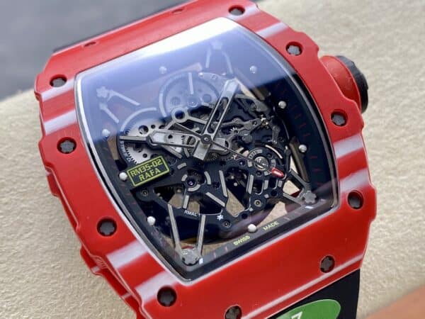 Richard Mille RM035 02 11 Най-добър клонинг R7 Factory Червен карбонов корпус Черна каишка 1 Richard Mille RM035-02 1:1 Най-добър клонинг R7 Factory Червен карбонов корпус Черна каишка