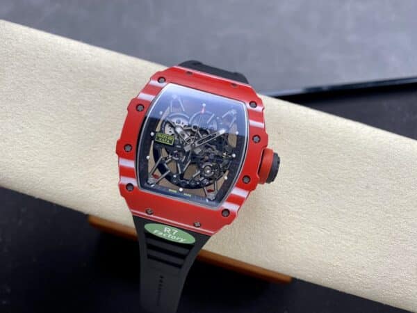 Richard Mille RM035 02 11 Най-добър клонинг R7 Factory Червен карбонов корпус Черна каишка 3 Richard Mille RM035-02 1:1 Най-добър клонинг R7 Factory Червен карбонов корпус Черна каишка