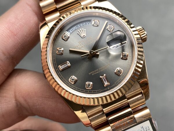 i1724952273 2817 2 Rolex Day Date M128235 viola madreperla QF Factory 1:1 Super Clone Oro Rosa 36