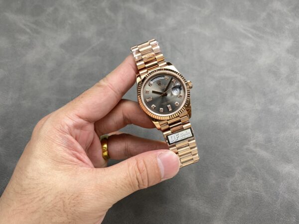 i1724952273 5157 7 Rolex Day Date M128235 violetti äiti helmi QF Factory 1:1 Super Clone Rose Gold 36