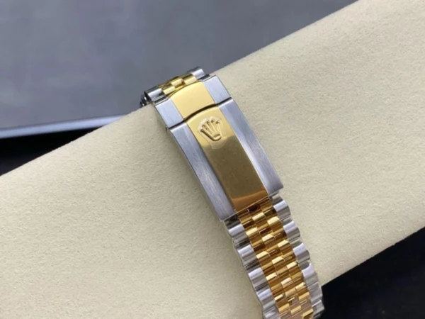 Rolex Datejust 41 126331 Jubilee Strap ARF Factory 11 Best Edition electroplated Champagne Dial 6 Rolex Datejust 41 126331 Jubilee Strap ARF Factory 1:1 Best Edition electroplated Champagne Dial