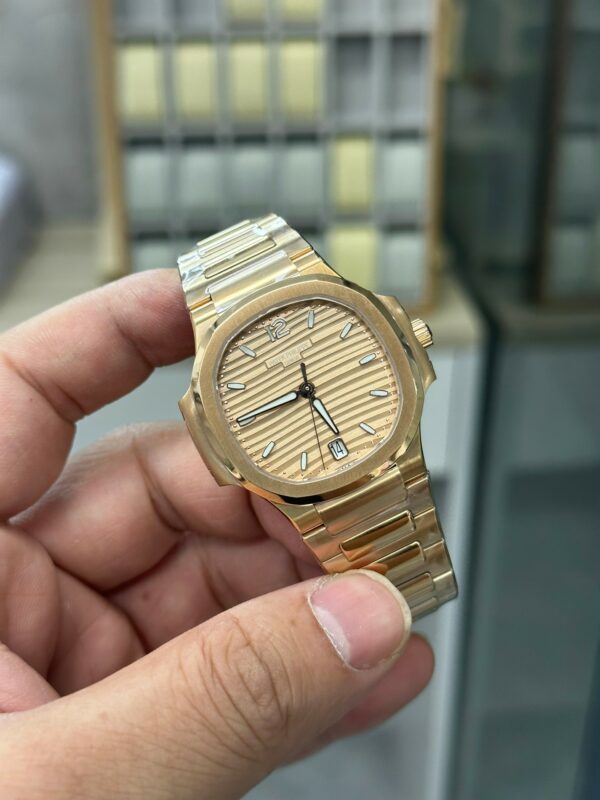 a1696333483491 5536 Patek Philippe Nautilus Ladies 7118/1R-010 Rose Gold 1:1 Best Clone 3K Factory